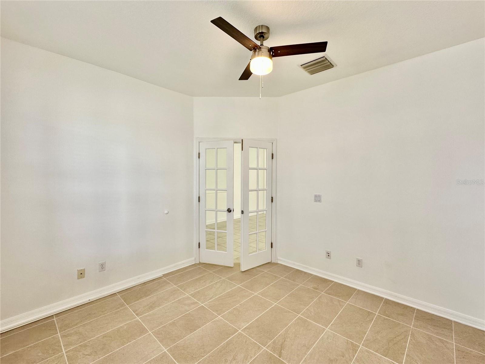 SILVERLAKE - Residential Lease