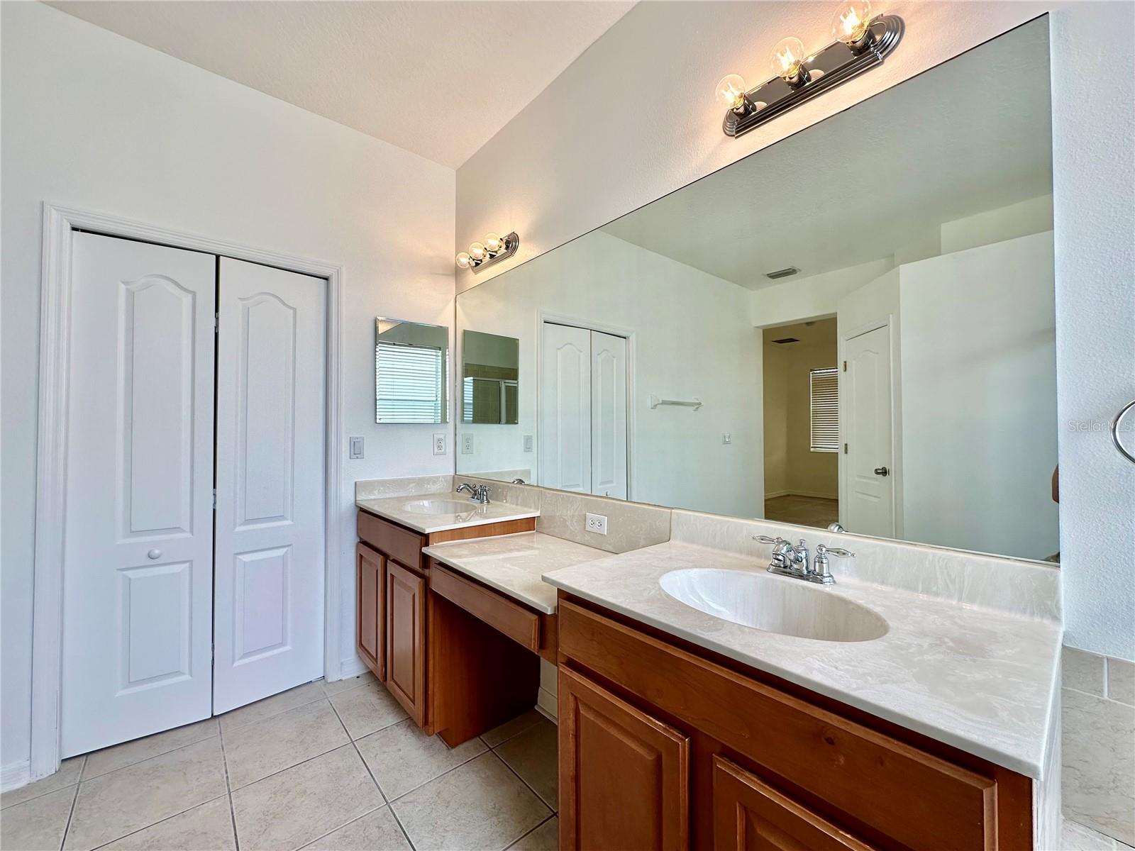 SILVERLAKE - Residential Lease