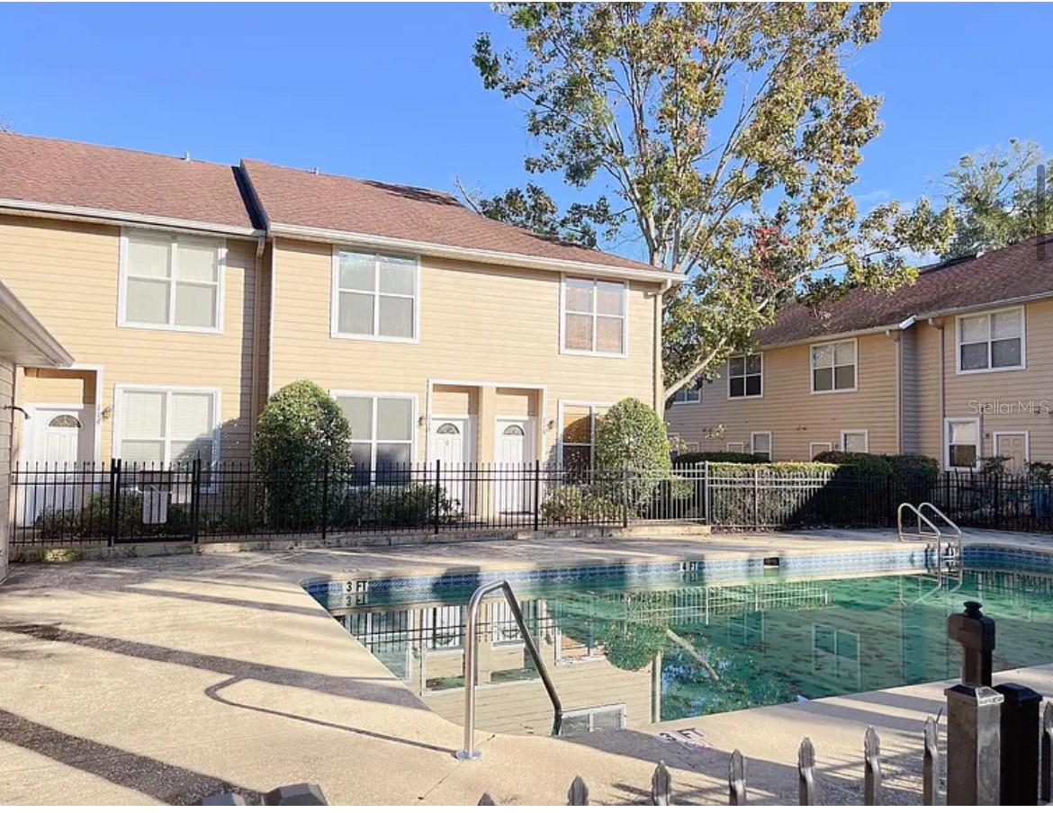 VICTORIA STATION - Residential