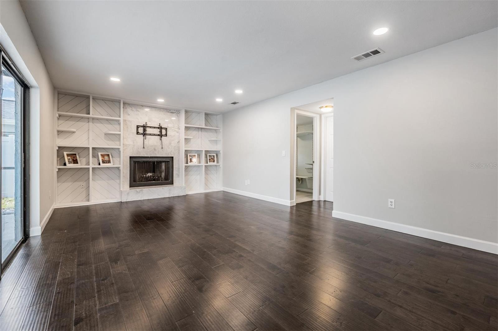 CYPRESS HOLLOW - Residential