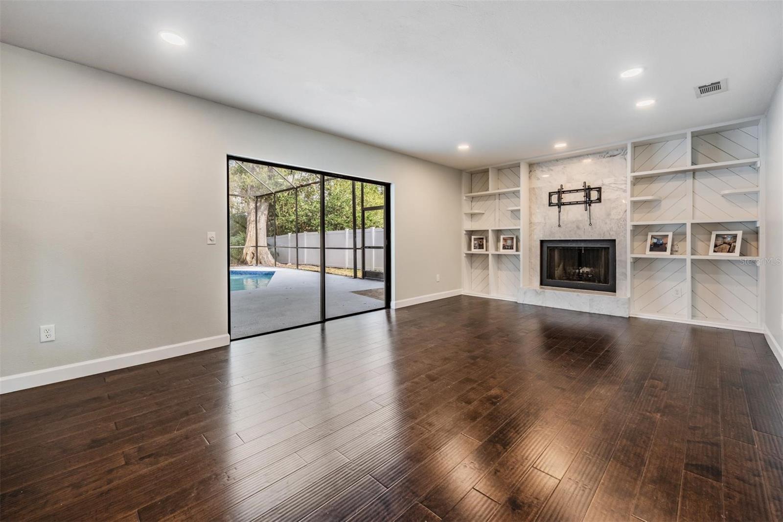 CYPRESS HOLLOW - Residential