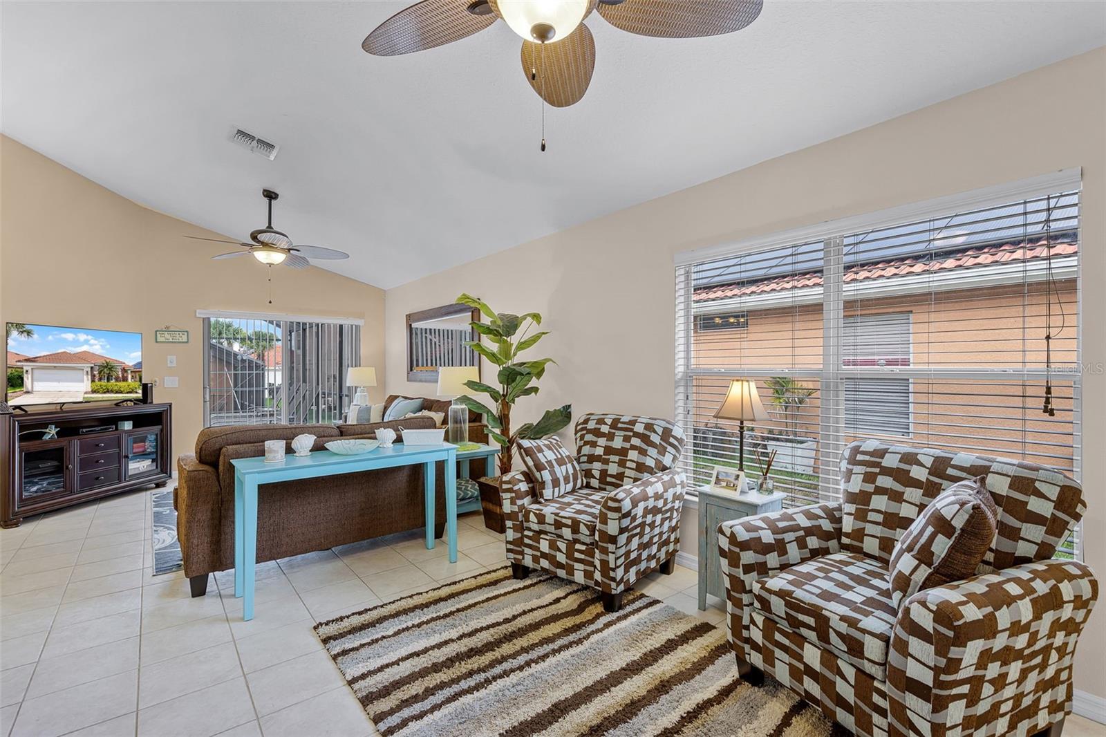 423 PALOMA DRIVE