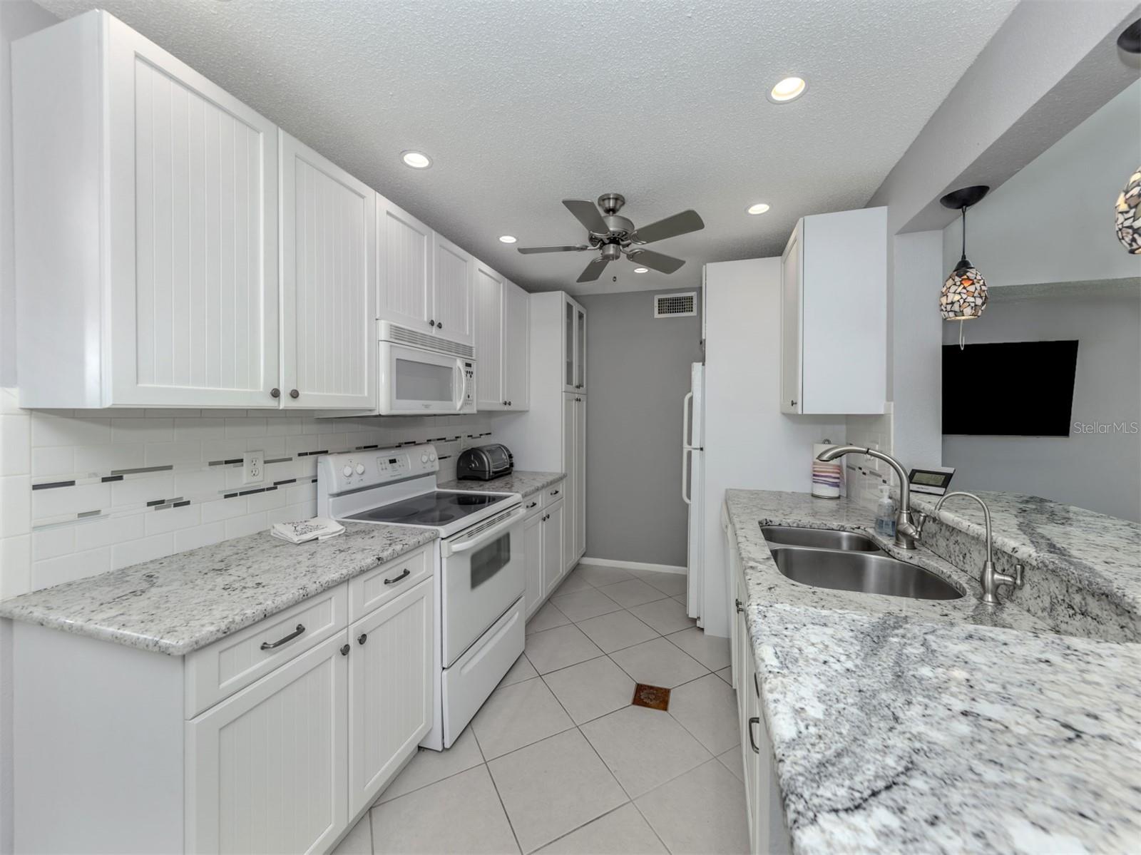 BAHIA VISTA GULF - Residential