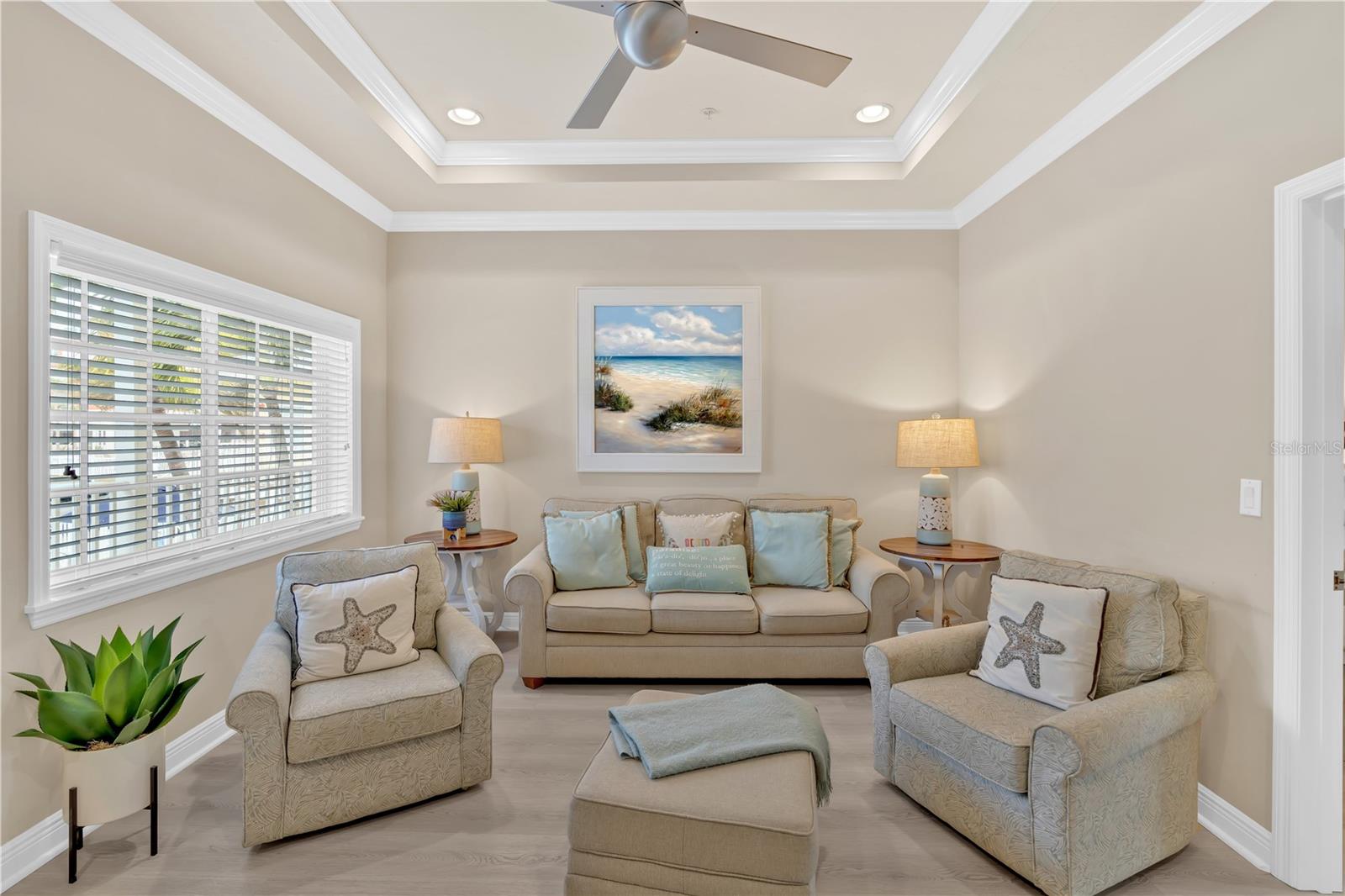 1054 SUN N SEA DRIVE 106