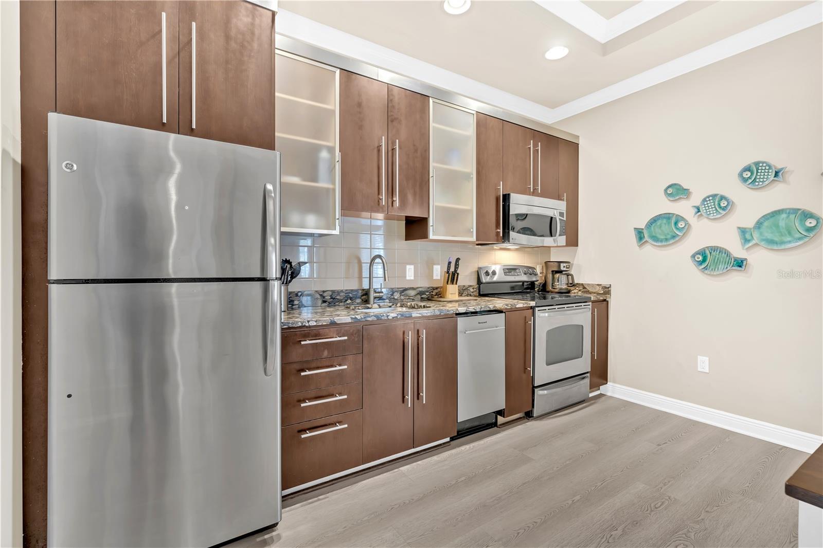 1054 SUN N SEA DRIVE 106