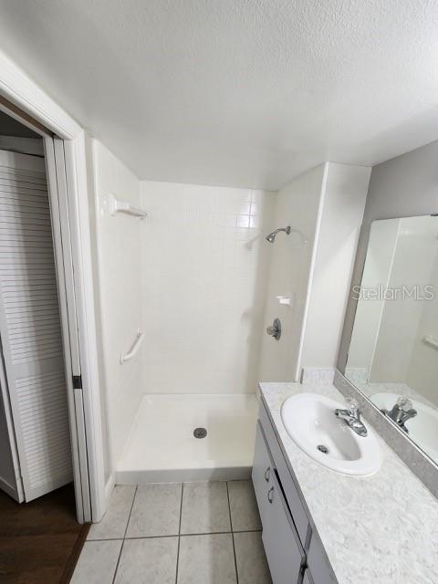 LAKE BUCKEYE CONDO - Residential