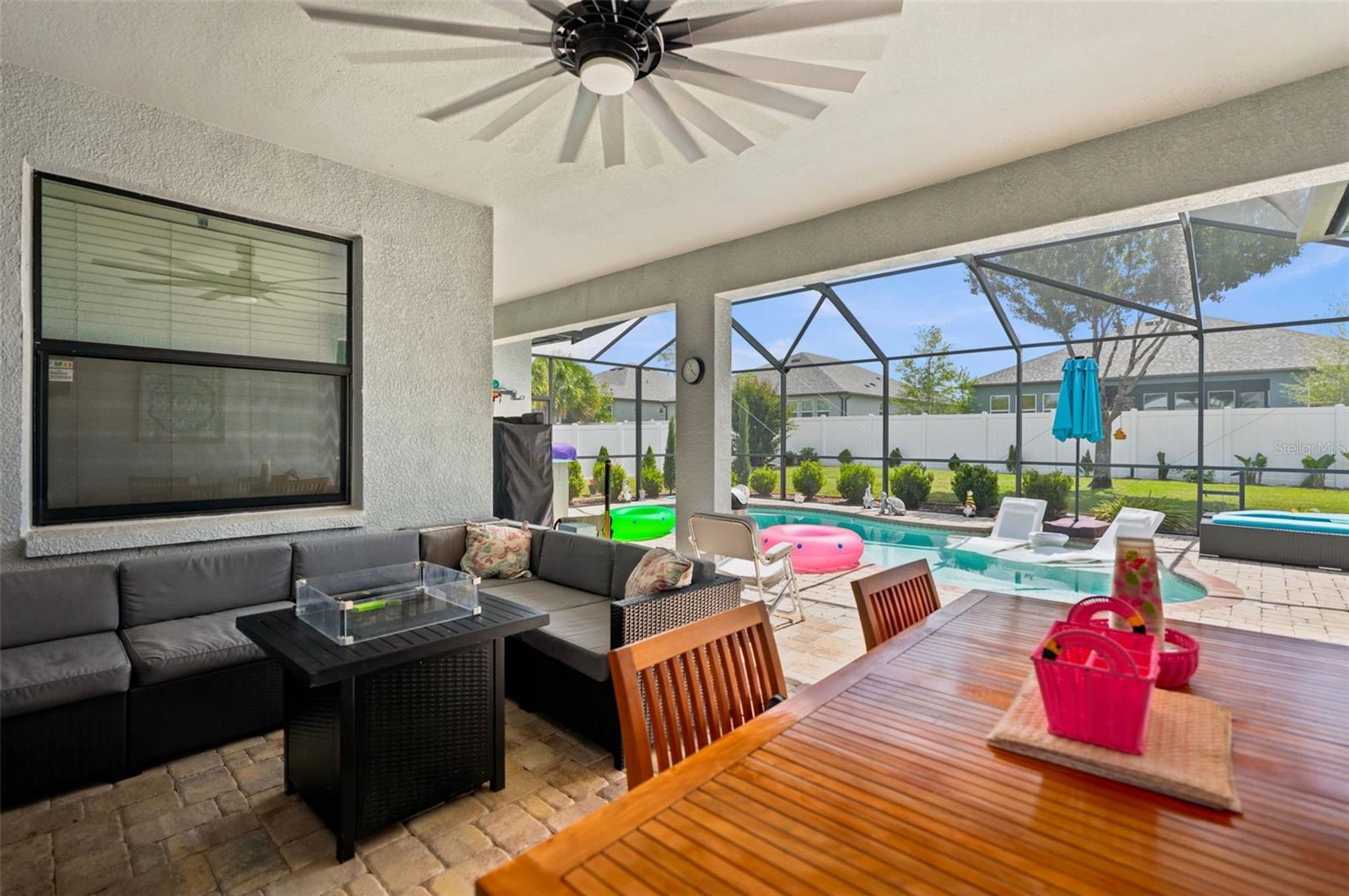652 TIERRA DRIVE
