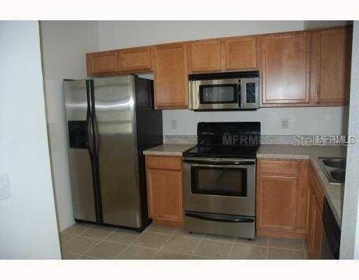 VILLAGES OF BLOOMINGDALE CONDO 3 - Residential Lease