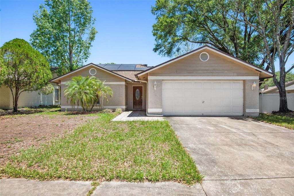 Photo of 1749 SPINNING WHEEL DRIVE, LUTZ, FL 33559 (MLS # T3451350)