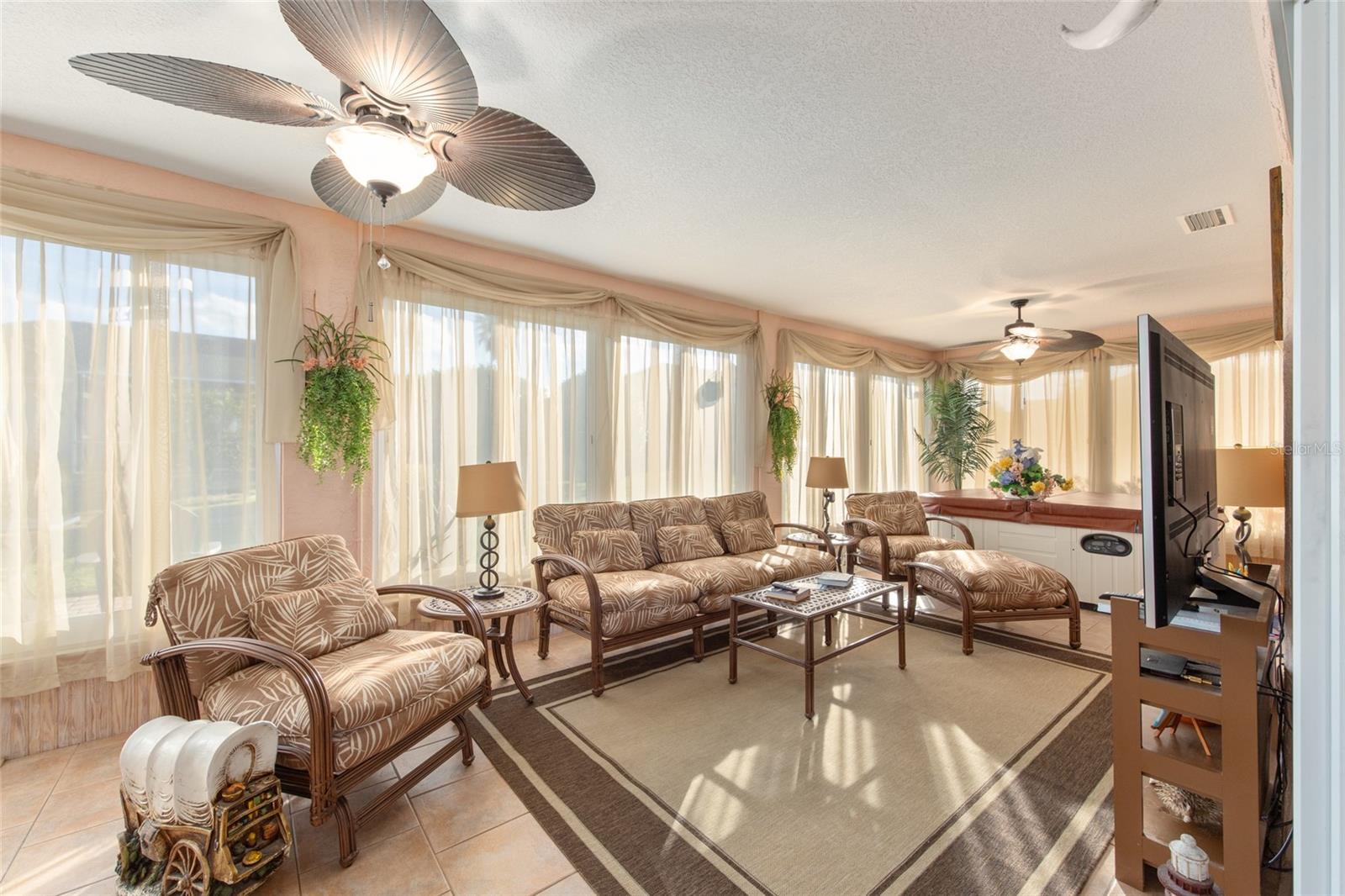 OCALA PALMS - Residential