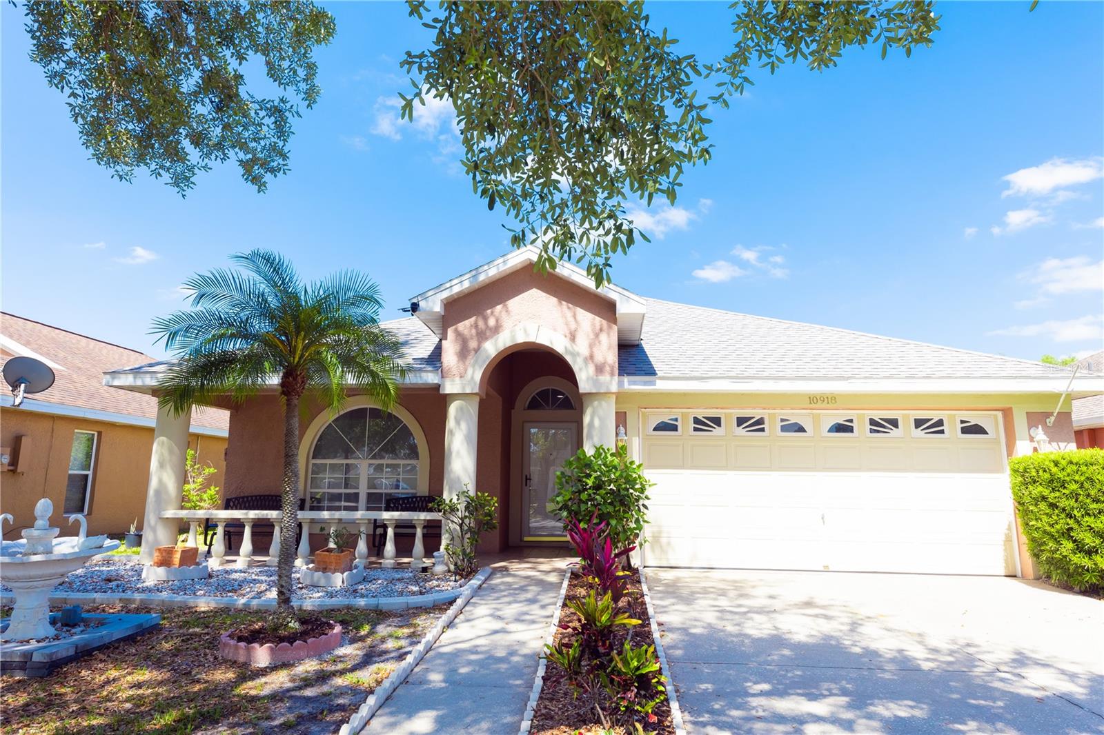 Beautifully renovated 4-bedroom, 2-bath pool home in one of Tampa’s most sought-after communities! Former builder’s model with over $90K in recent upgrades. Features include a new roof (2023), new A/C (2024), new water heater(2025), all-new stainless steel appliances, new pool pump, pre-wired for pool heater, and washer/dryer included.
Interior highlights: luxury vinyl plank flooring throughout, high ceilings, and a bright, open floor plan. The gourmet kitchen offers quartz countertops and ample cabinetry. Formal dining at the entry. Split bedroom layout with a spacious primary suite featuring a walk-in closet, dual vanities, soaking tub, and separate shower. Three additional bedrooms and a renovated guest bath with sensor faucets and modern finishes.
Enjoy Florida living with a private backyard pool oasis, perfect for relaxing or entertaining. Located in a well-established, convenient neighborhood. Move-in ready and a must-see!
