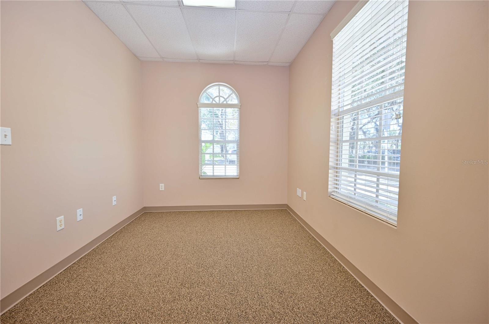 TERRACE OAKS BUS CENTER - Commercial Lease