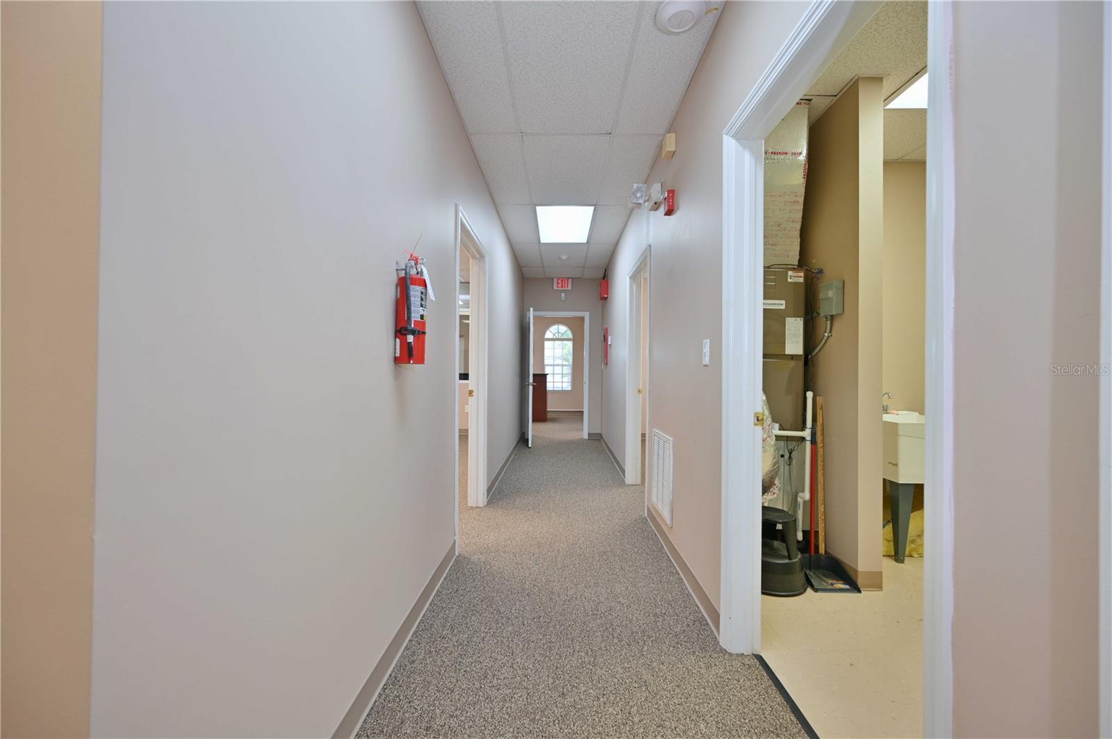 TERRACE OAKS BUS CENTER - Commercial Lease