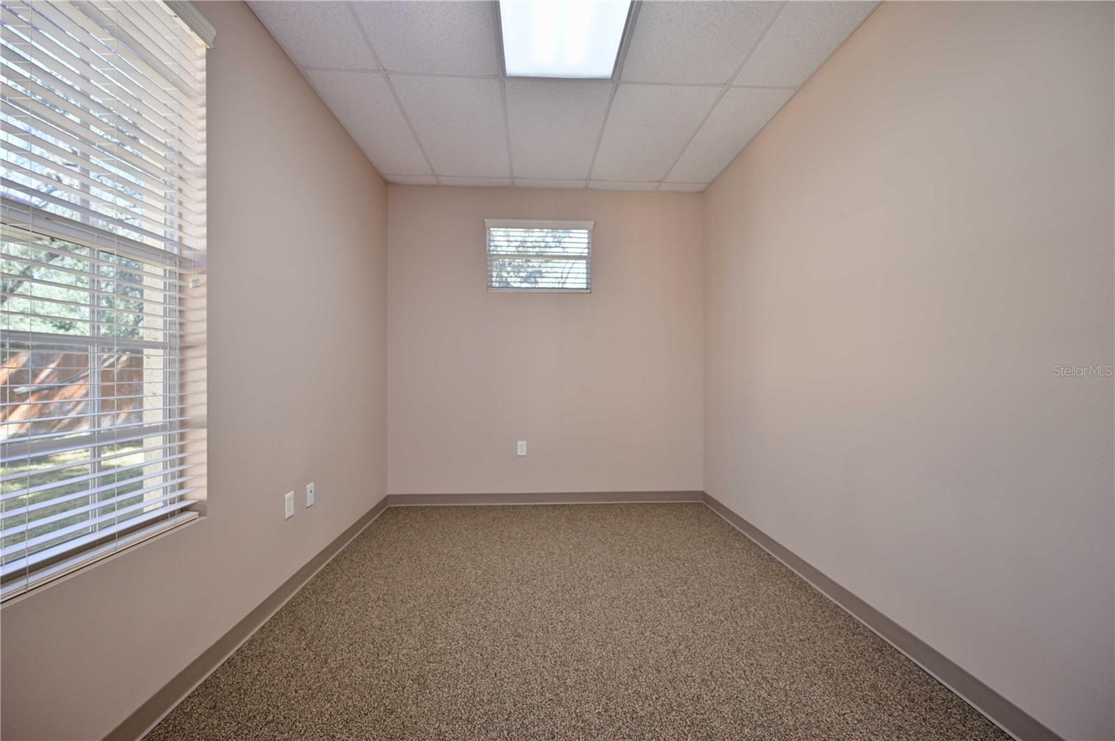 TERRACE OAKS BUS CENTER - Commercial Lease