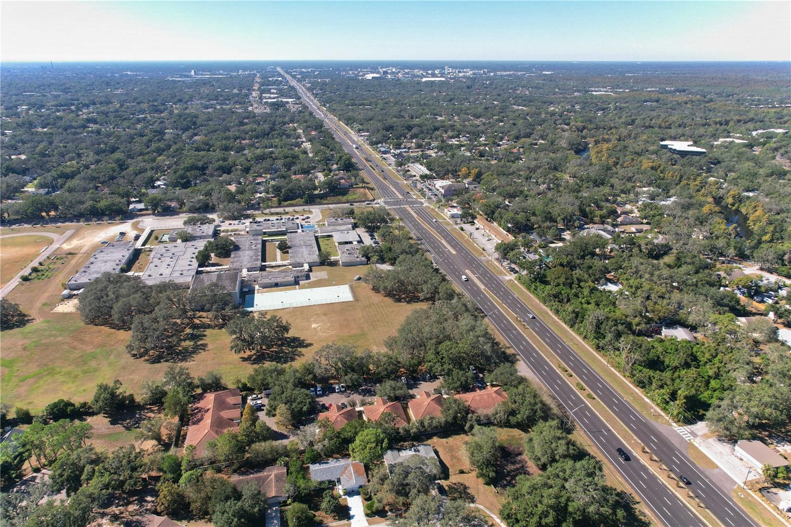 TERRACE OAKS BUS CENTER - Commercial Lease