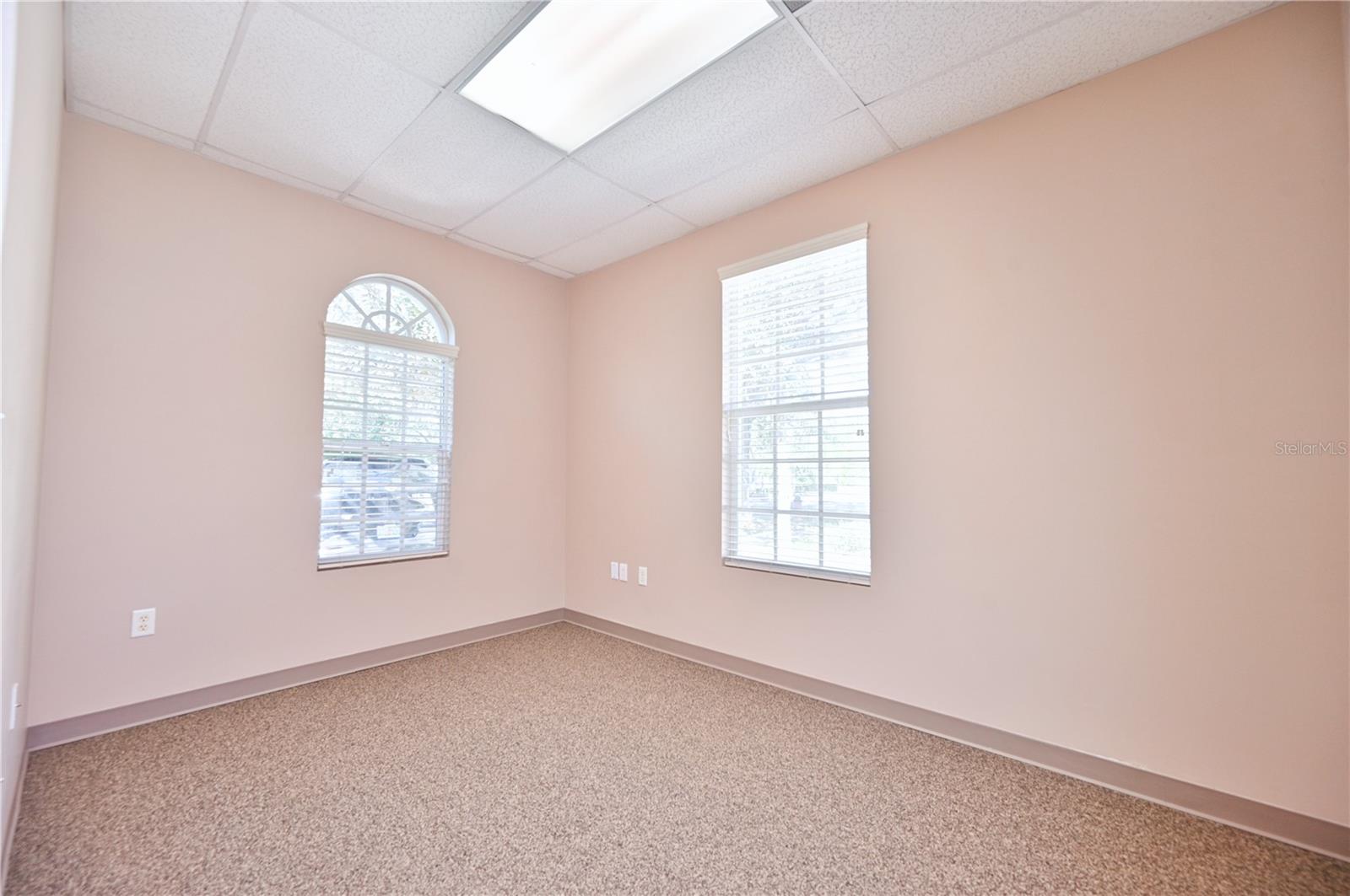 TERRACE OAKS BUS CENTER - Commercial Lease