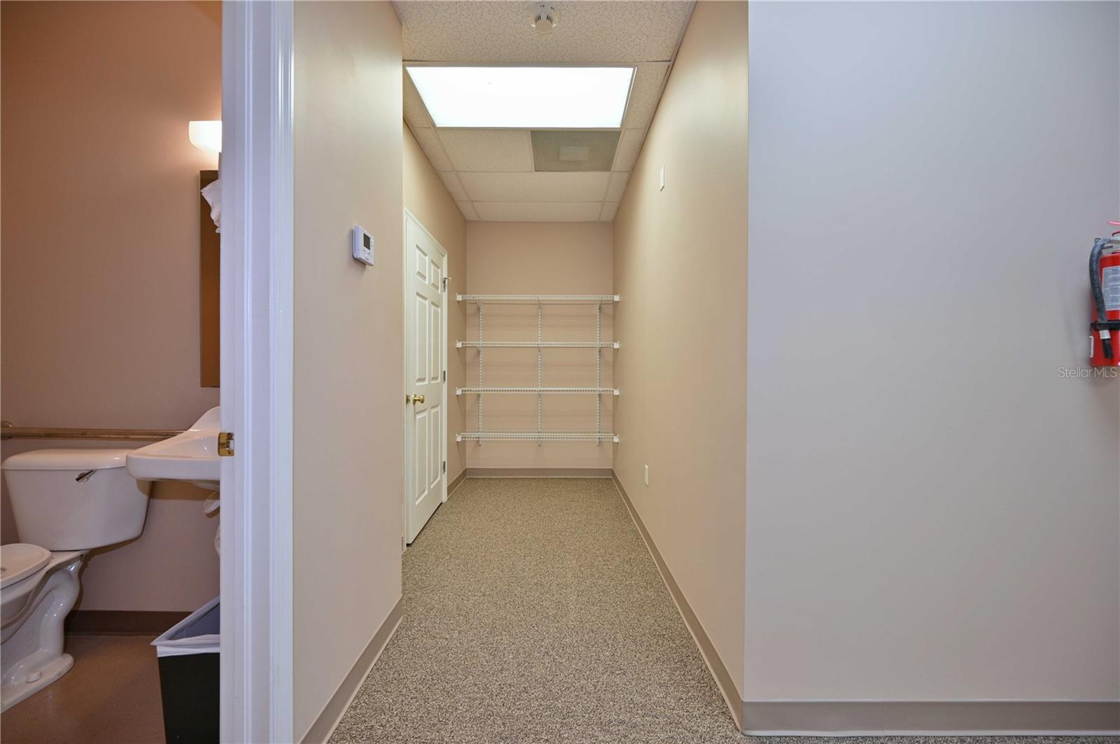 TERRACE OAKS BUS CENTER - Commercial Lease