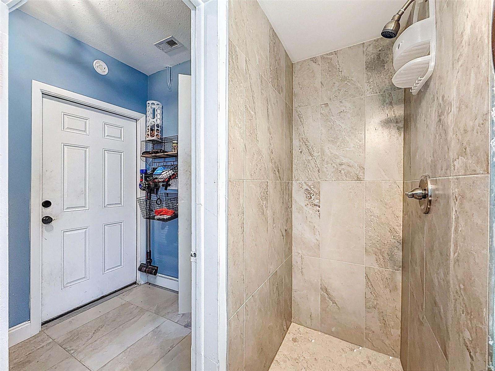 DOUGLAS MANOR 2ND ADD - Residential