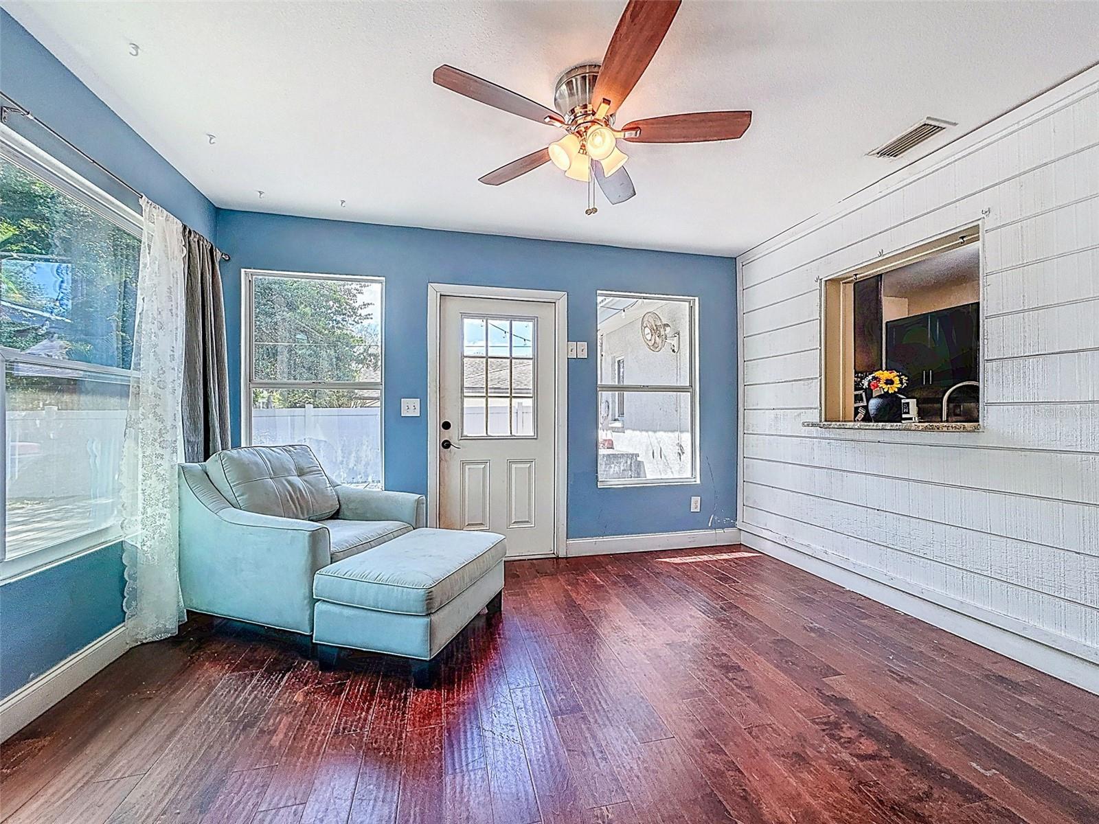 DOUGLAS MANOR 2ND ADD - Residential