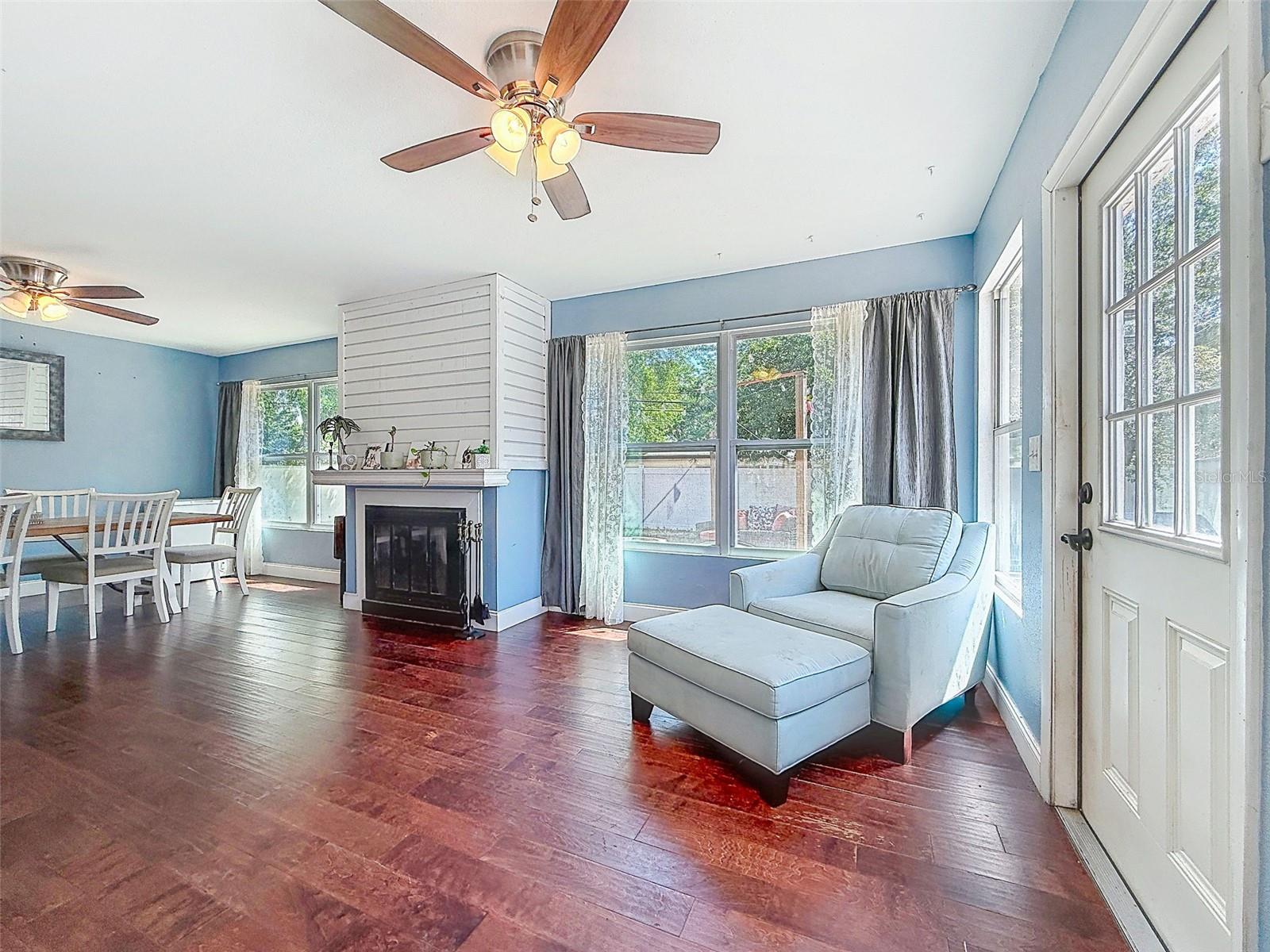 DOUGLAS MANOR 2ND ADD - Residential