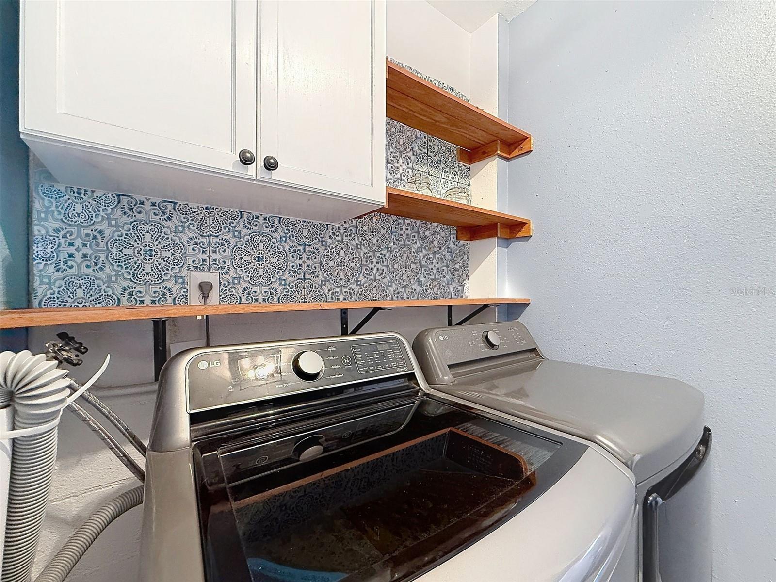 DOUGLAS MANOR 2ND ADD - Residential