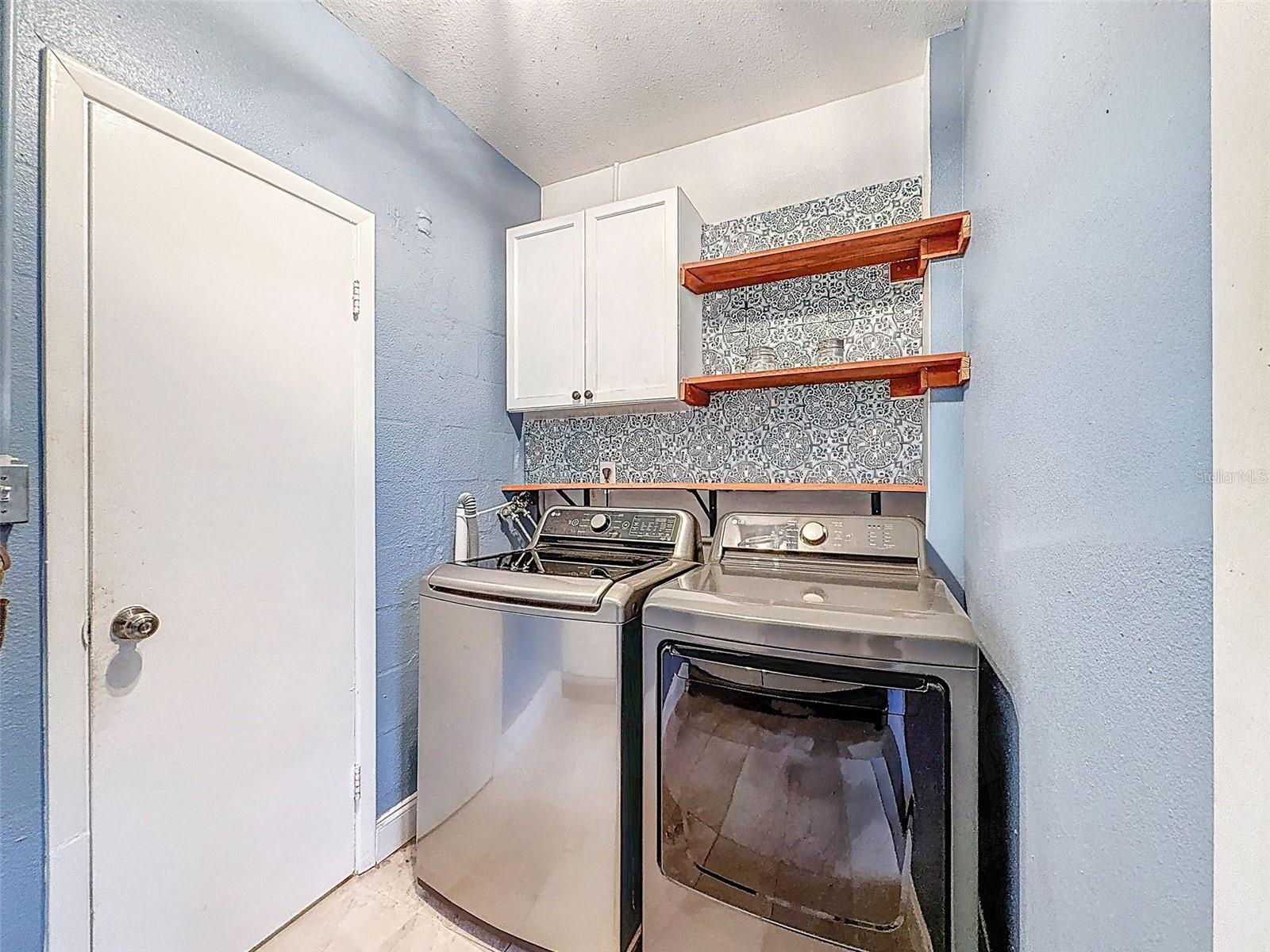 DOUGLAS MANOR 2ND ADD - Residential