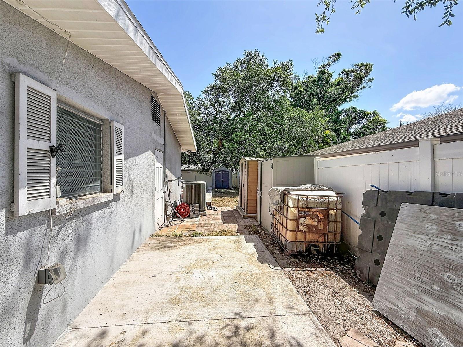 DOUGLAS MANOR 2ND ADD - Residential