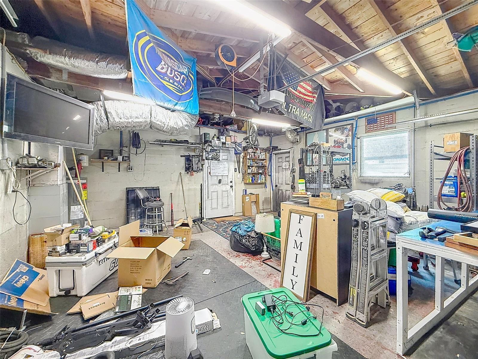 DOUGLAS MANOR 2ND ADD - Residential