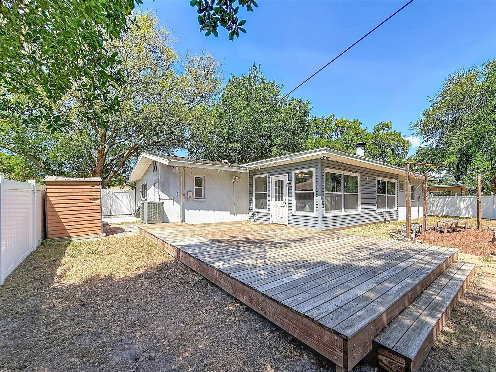 DOUGLAS MANOR 2ND ADD - Residential