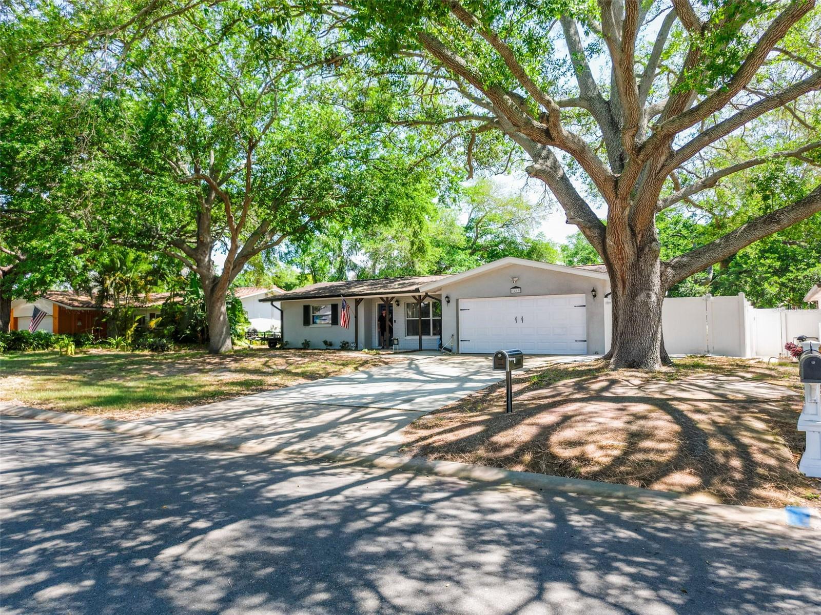 DOUGLAS MANOR 2ND ADD - Residential