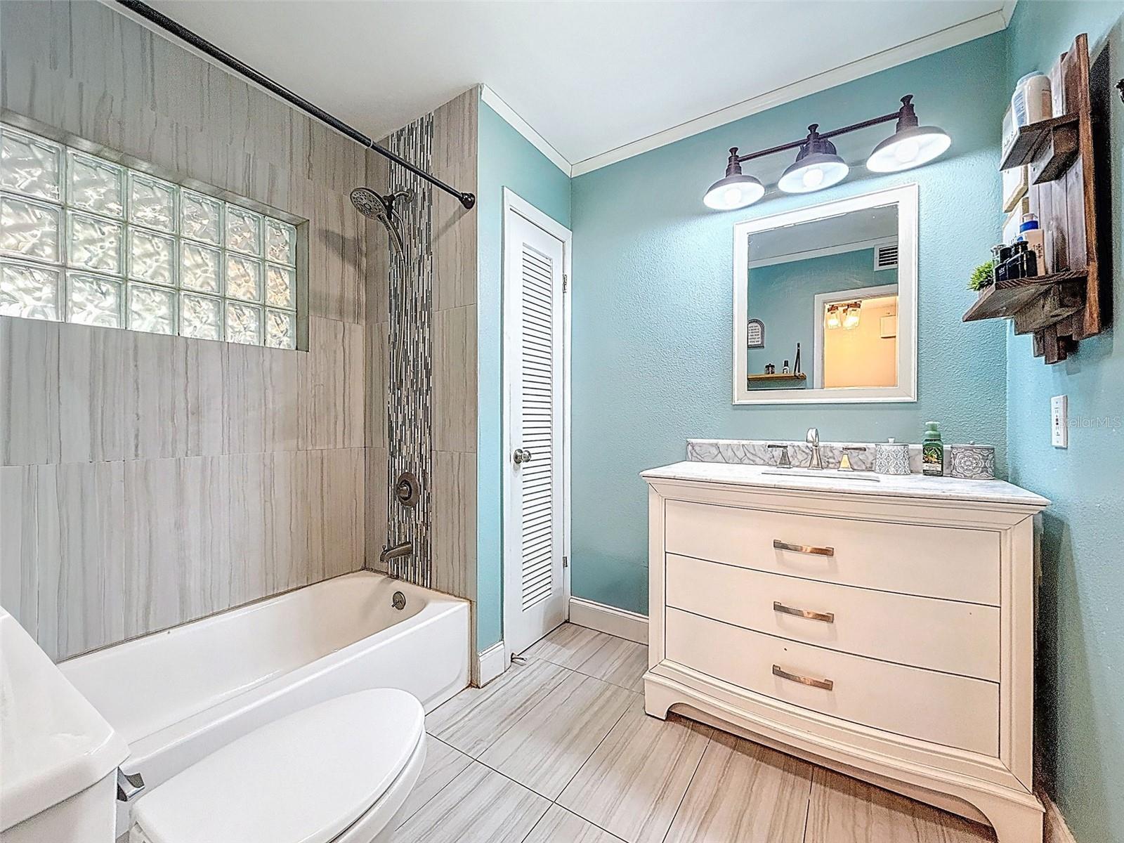 DOUGLAS MANOR 2ND ADD - Residential