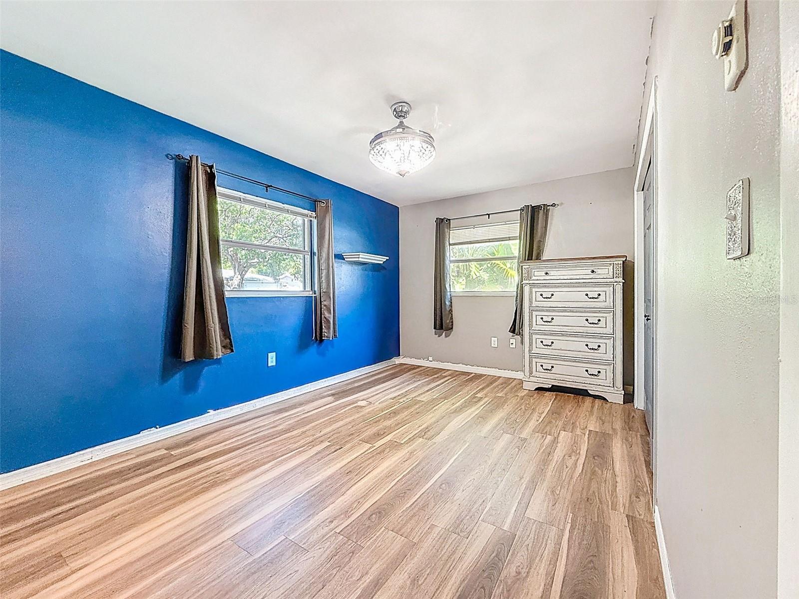 DOUGLAS MANOR 2ND ADD - Residential