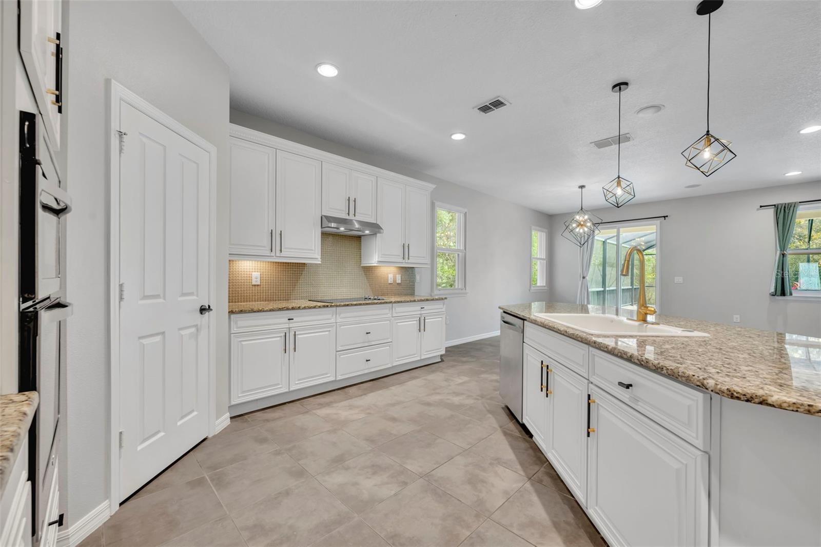 LAKE HANCOCK PRESERVE - Residential