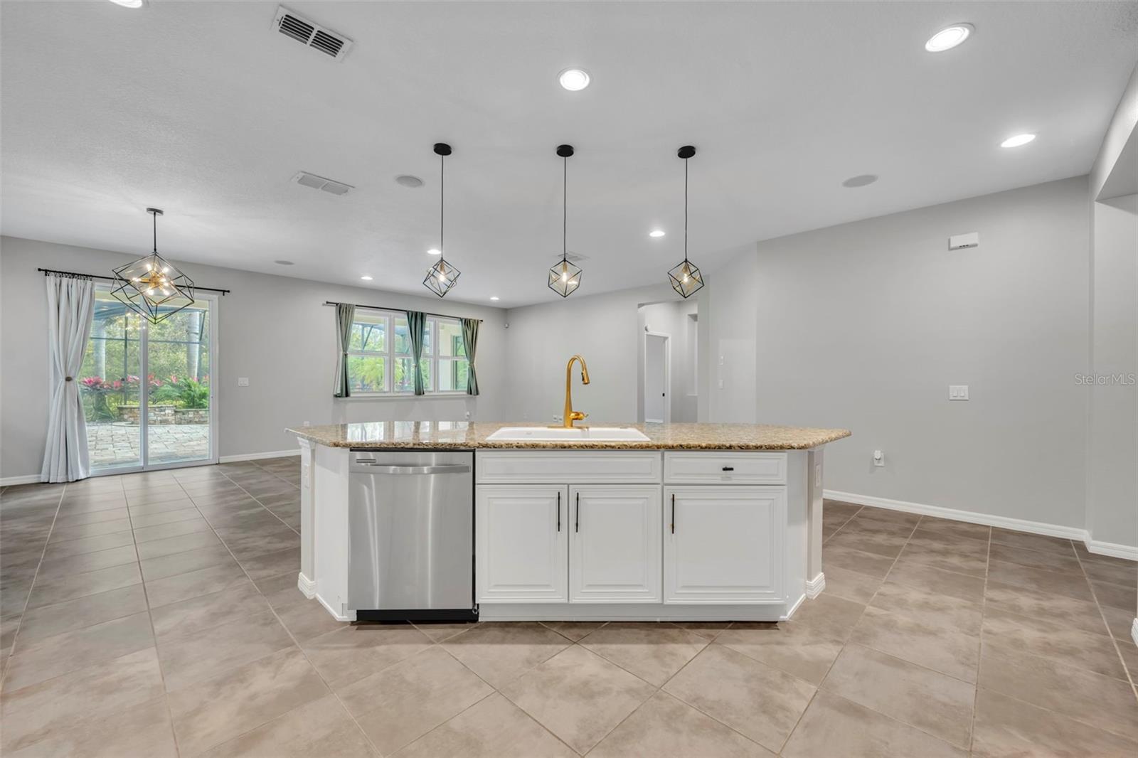 LAKE HANCOCK PRESERVE - Residential