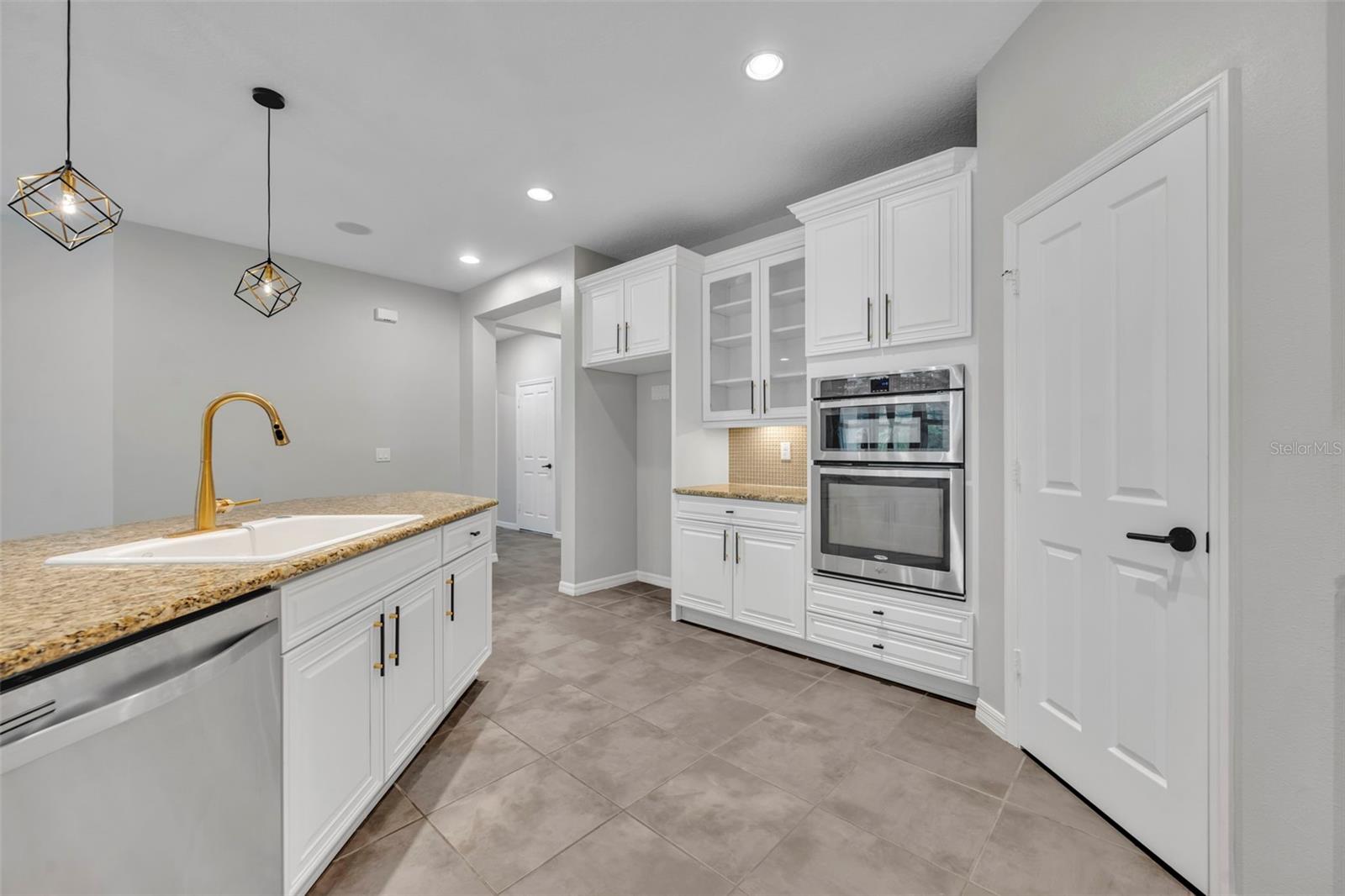 LAKE HANCOCK PRESERVE - Residential