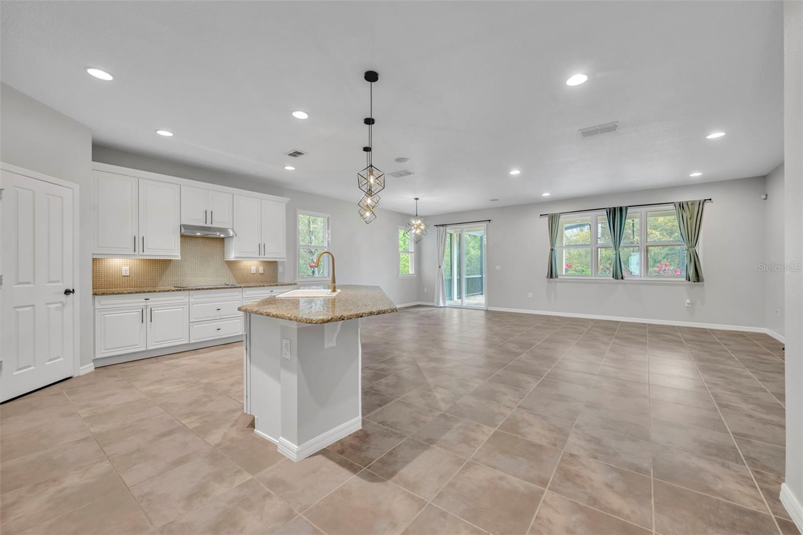 LAKE HANCOCK PRESERVE - Residential