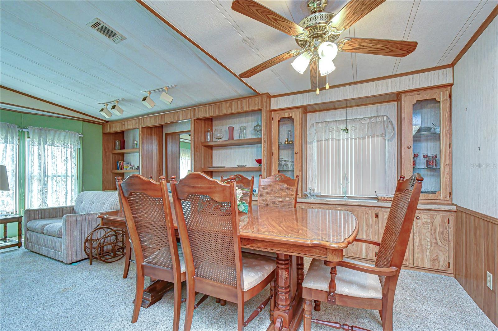 COLONY HILLS COMMUNITY - Residential