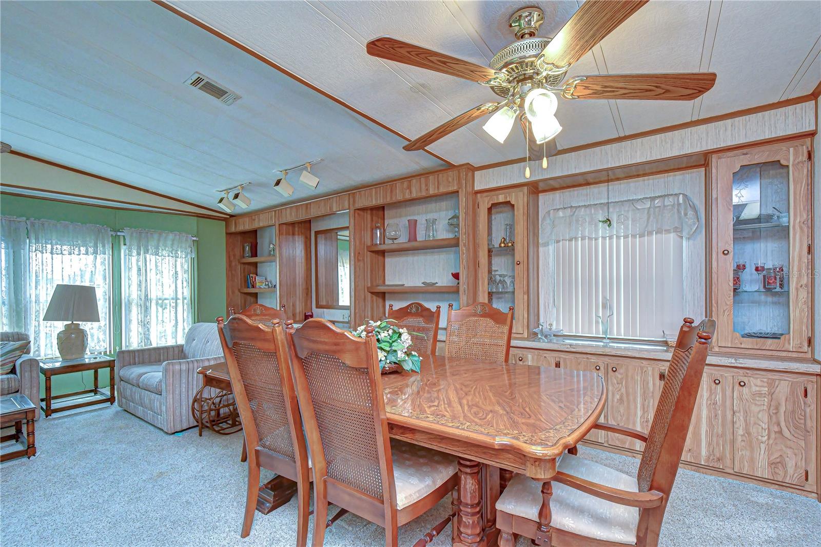 COLONY HILLS COMMUNITY - Residential