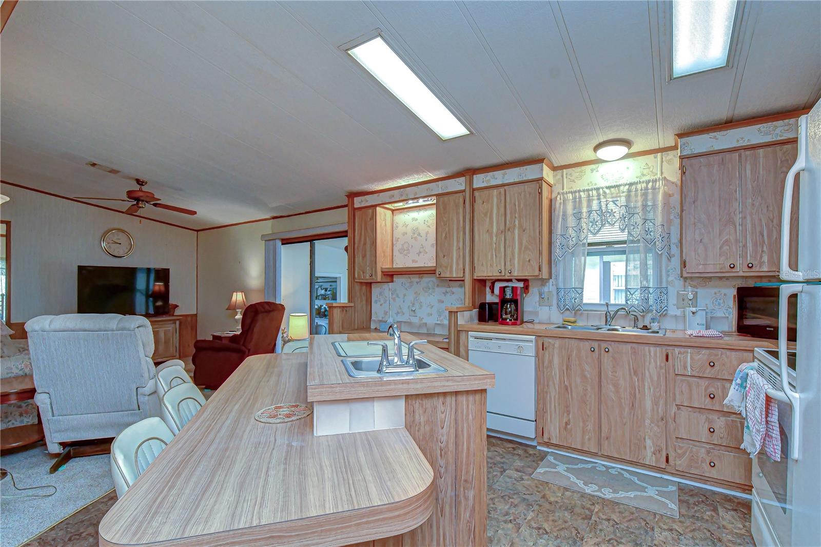 COLONY HILLS COMMUNITY - Residential