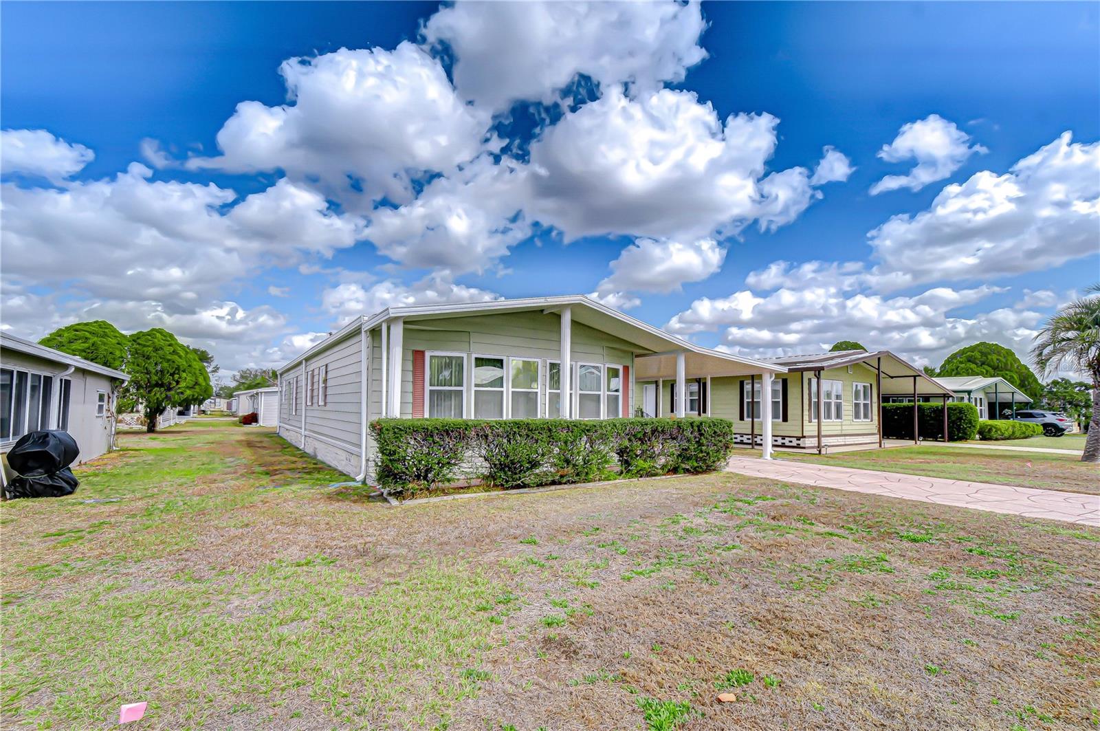 COLONY HILLS COMMUNITY - Residential