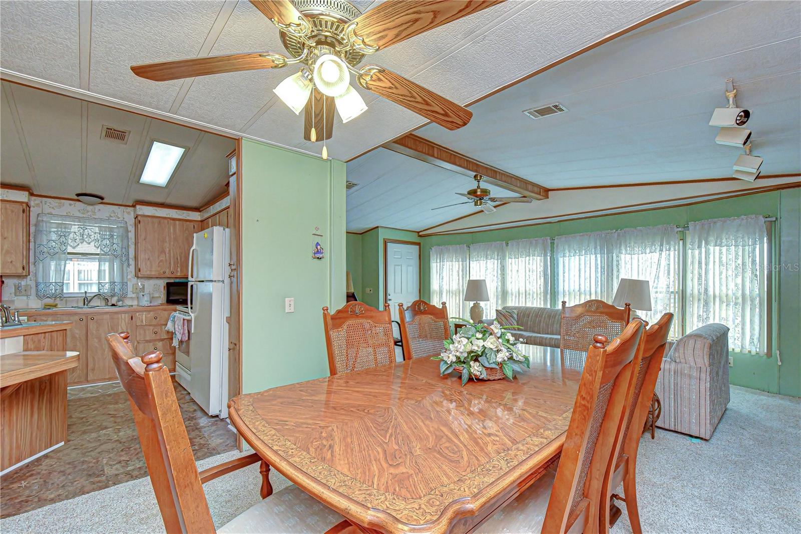 COLONY HILLS COMMUNITY - Residential