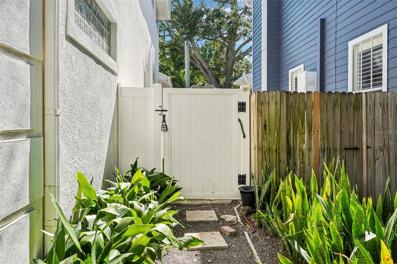 NORTH NEW SUBURB BEAUTIFUL - Residential
