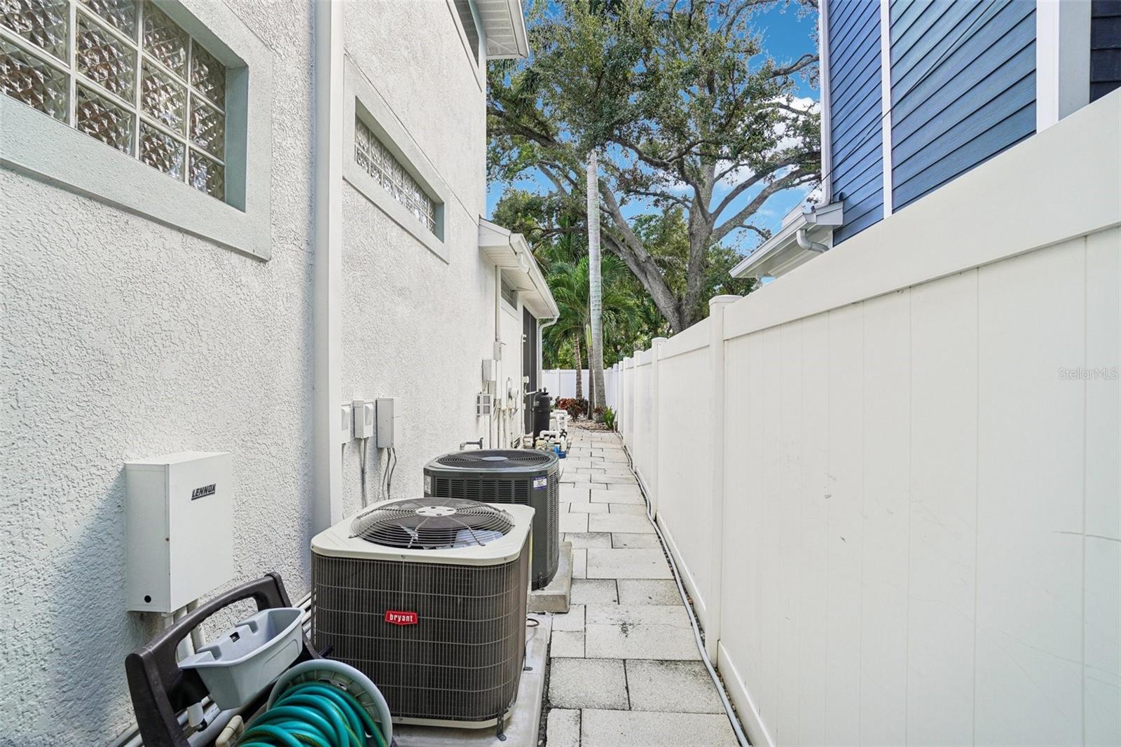 NORTH NEW SUBURB BEAUTIFUL - Residential