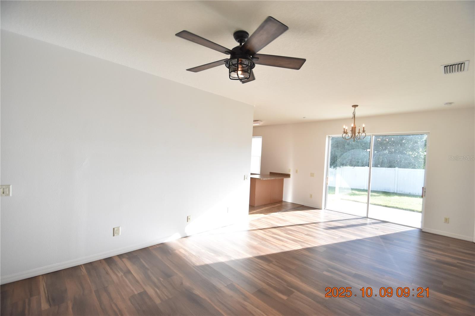 SOUTHERN OAKS GROVE - Residential Lease