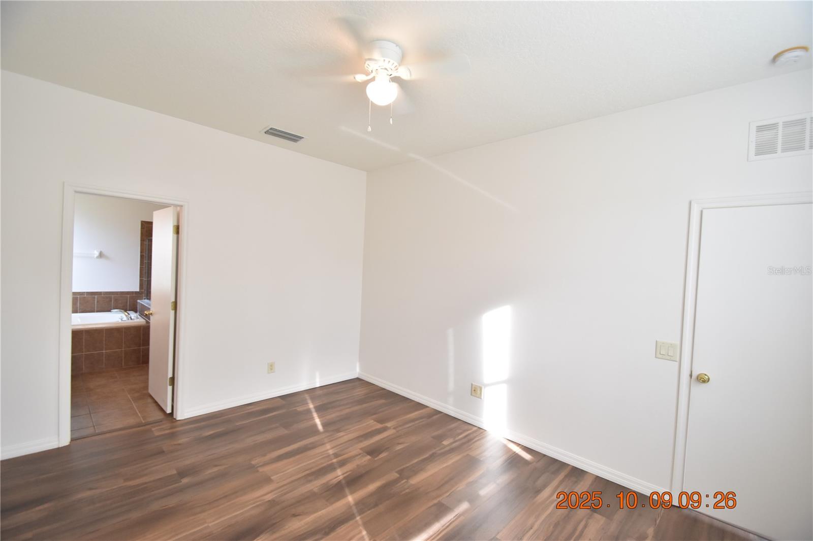 SOUTHERN OAKS GROVE - Residential Lease