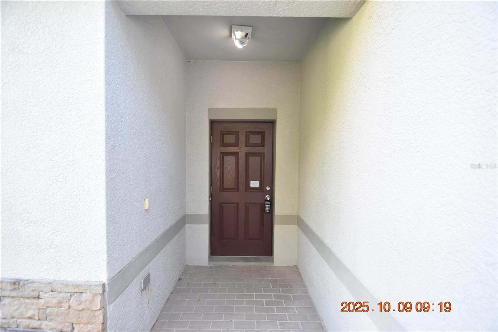 SOUTHERN OAKS GROVE - Residential Lease