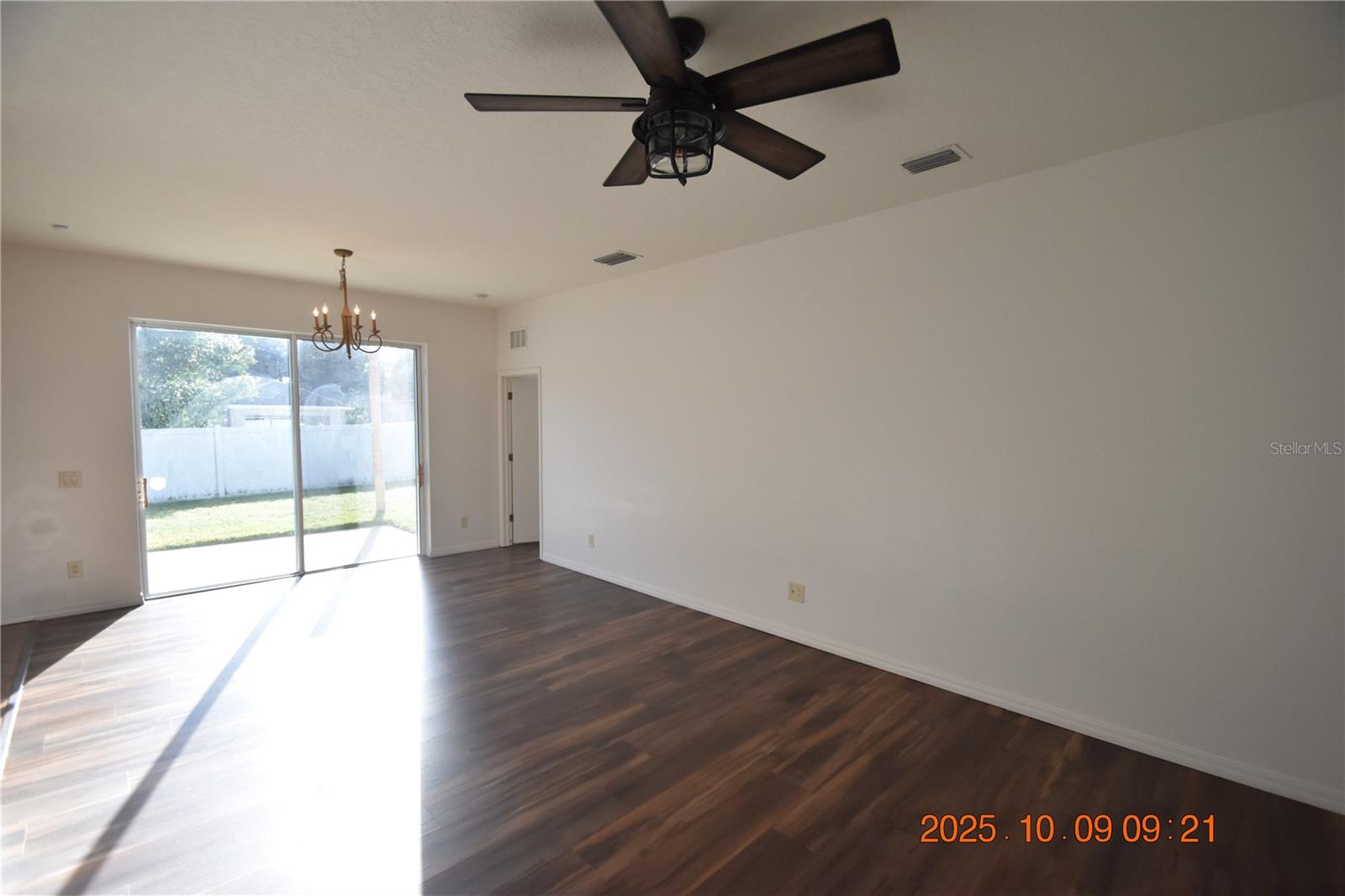 SOUTHERN OAKS GROVE - Residential Lease