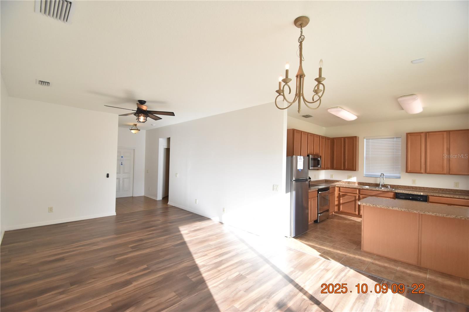 SOUTHERN OAKS GROVE - Residential Lease