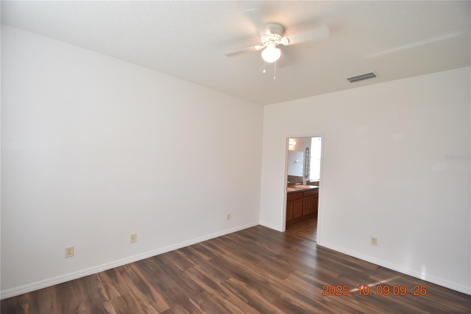 SOUTHERN OAKS GROVE - Residential Lease