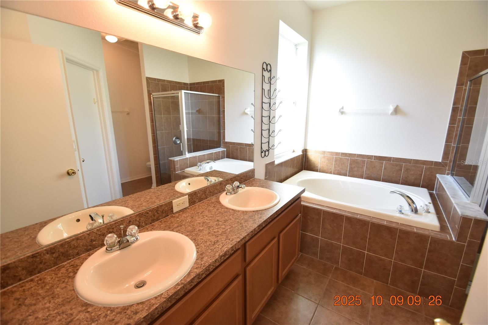 SOUTHERN OAKS GROVE - Residential Lease